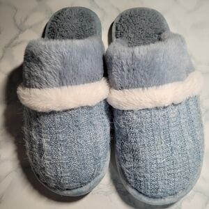 Women's Fuzzy Memory Foam Slippers Warm Gifts 9-10 Women Light Blue and White